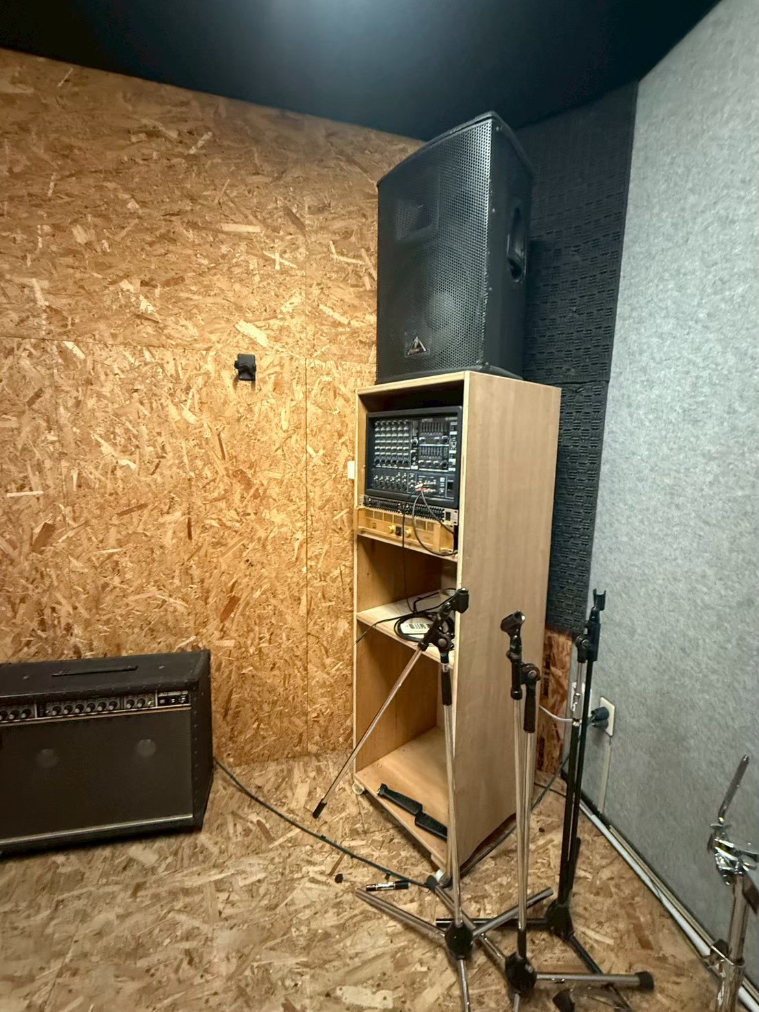 鹿児島・谷山港周辺のアクセス抜群な音楽スタジオdix studio24 dix studio24